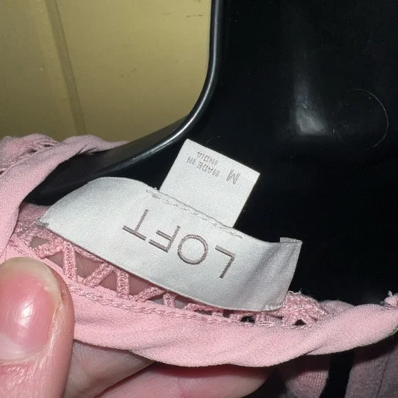 ⭐️LOFT Light Pink Sleeveless Tank Top Cut Out Neckline Design Size L - Picture 12 of 14